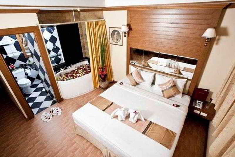 Bangkok Residence Patong Kültér fotó